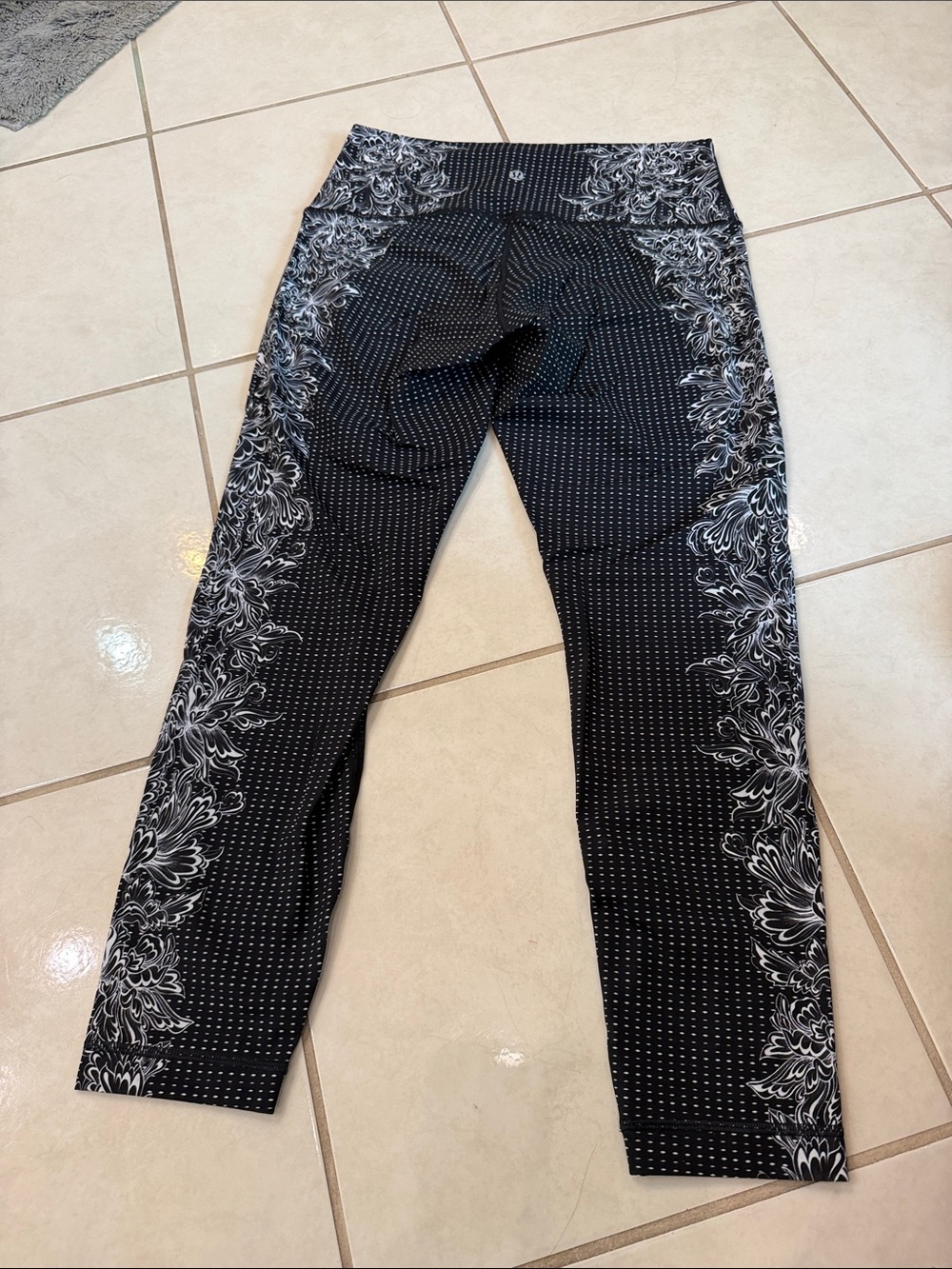 Lululemon Black & White Floral Side-Panel Leggings
